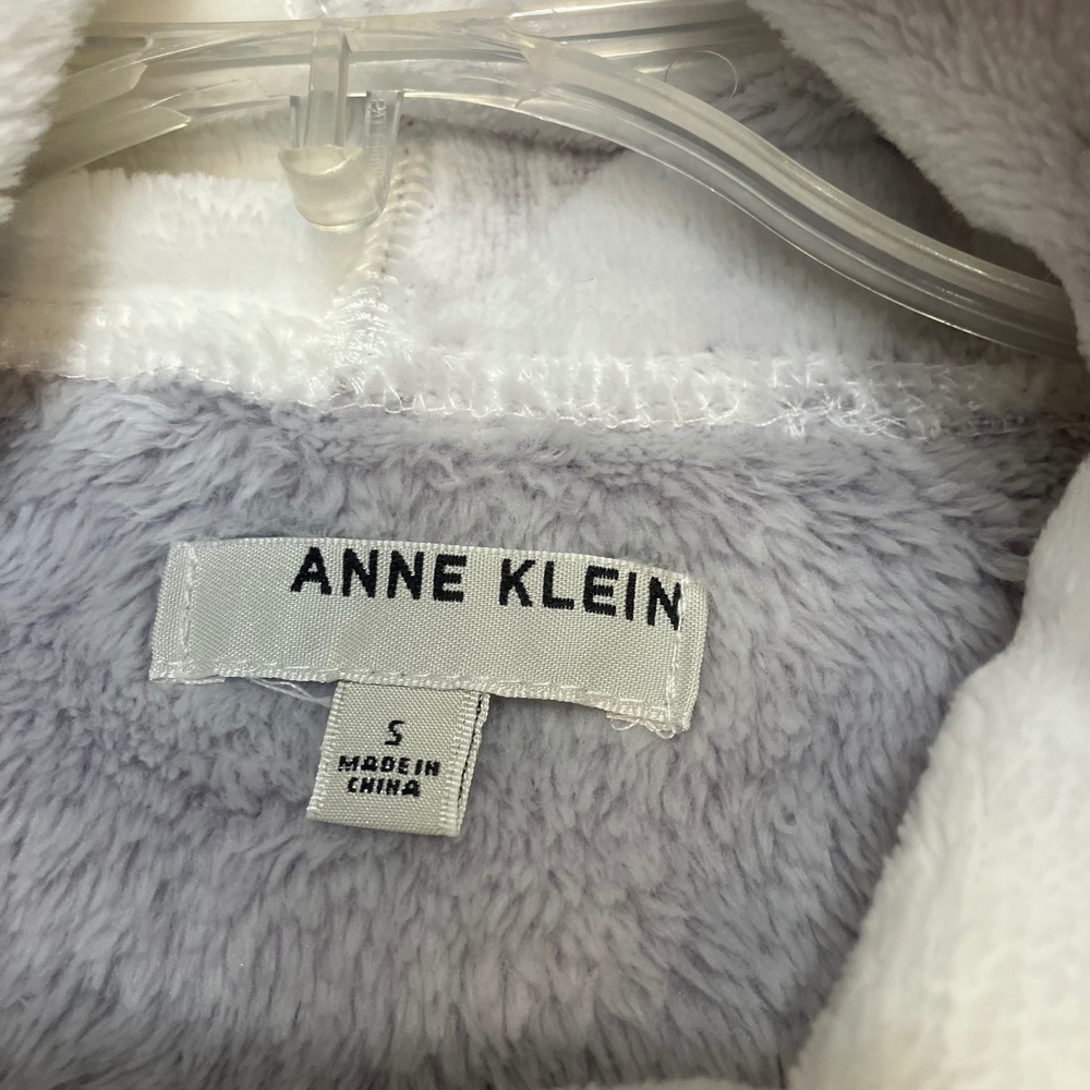Anne Klein Sport Cowl Neck Fleece Tunic Sweatshirt Grey White Animal Print S EUC - Picture 3 of 11